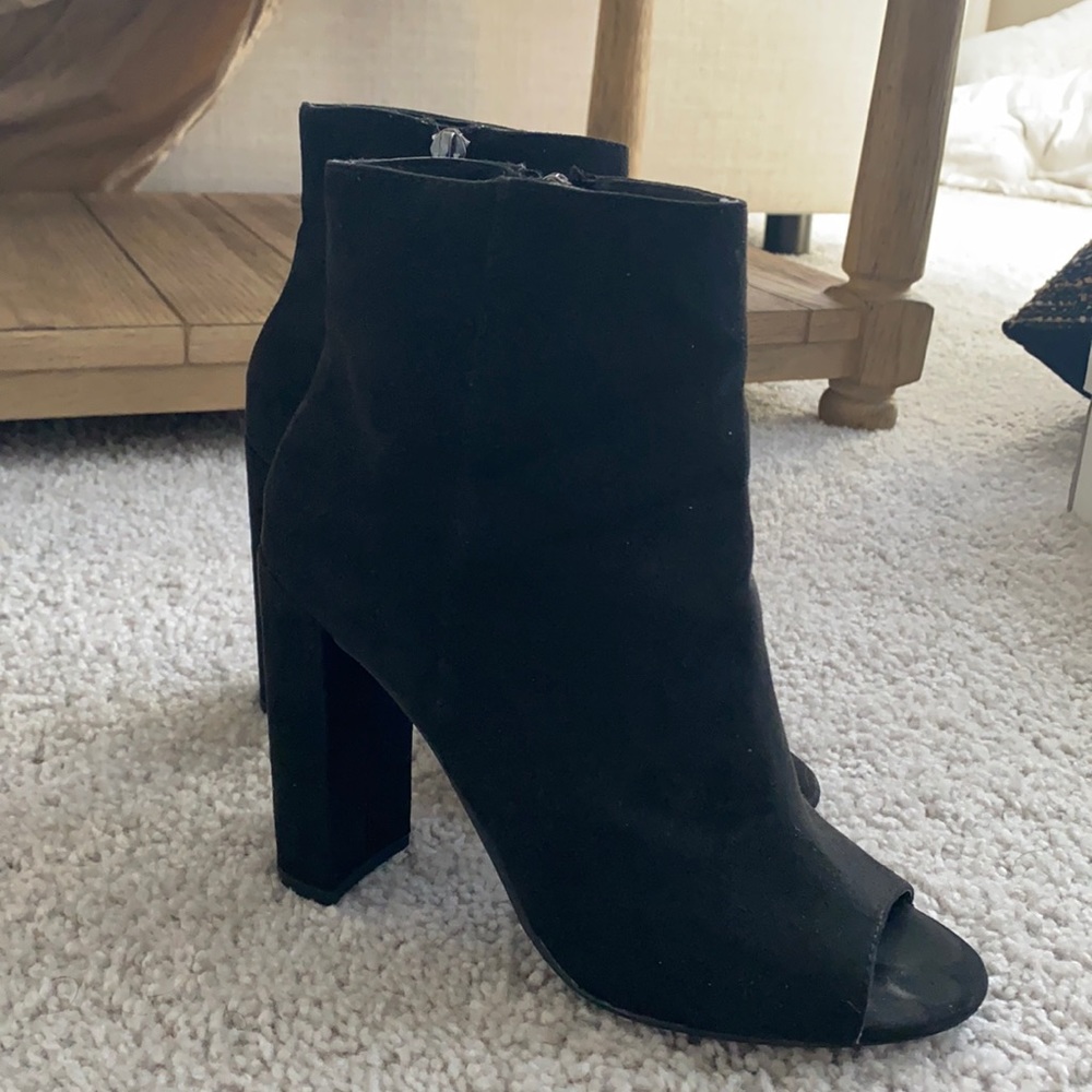 Black peep toe booties STEVE MADDEN CHARGE